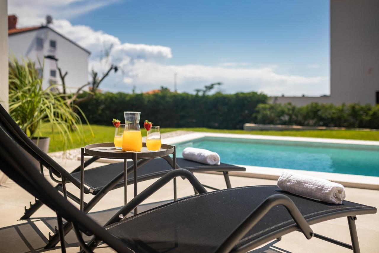 Belvedere Holidays Villas Новиград Экстерьер фото