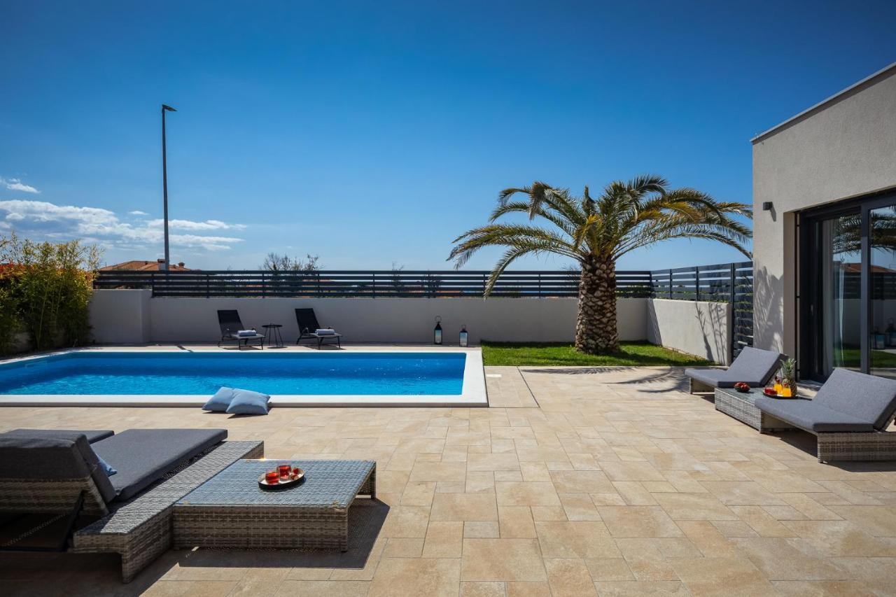 Belvedere Holidays Villas Новиград Экстерьер фото