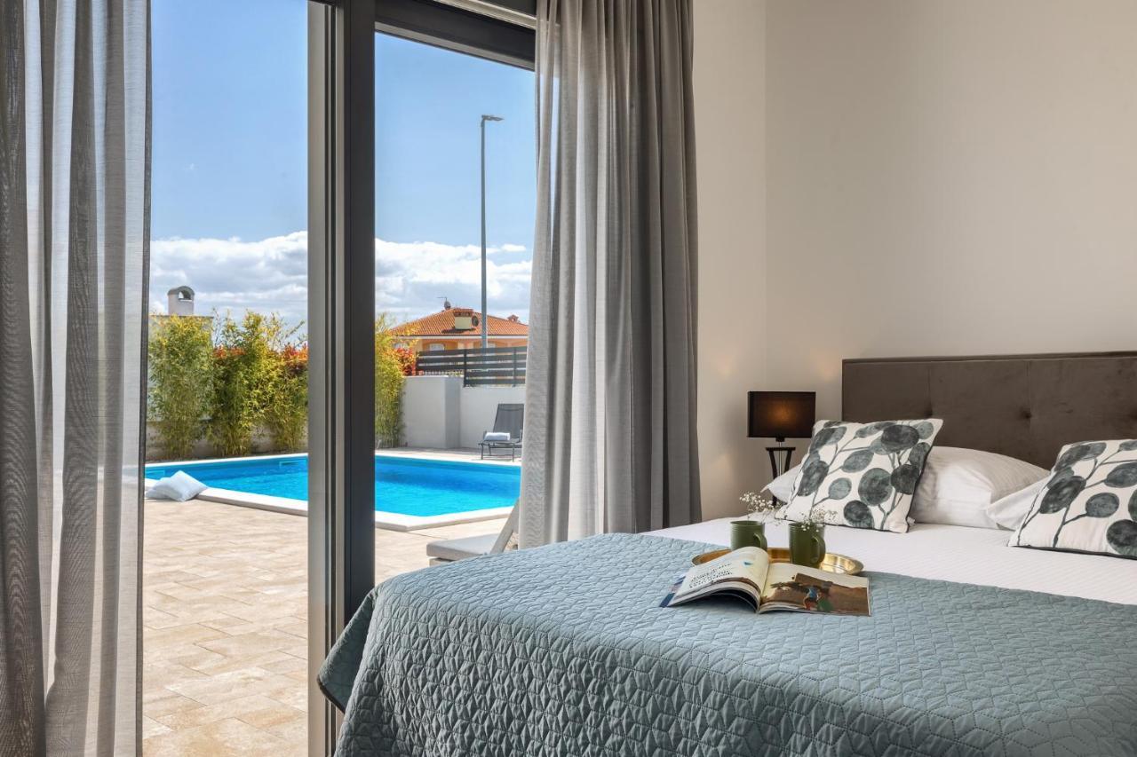 Belvedere Holidays Villas Новиград Экстерьер фото