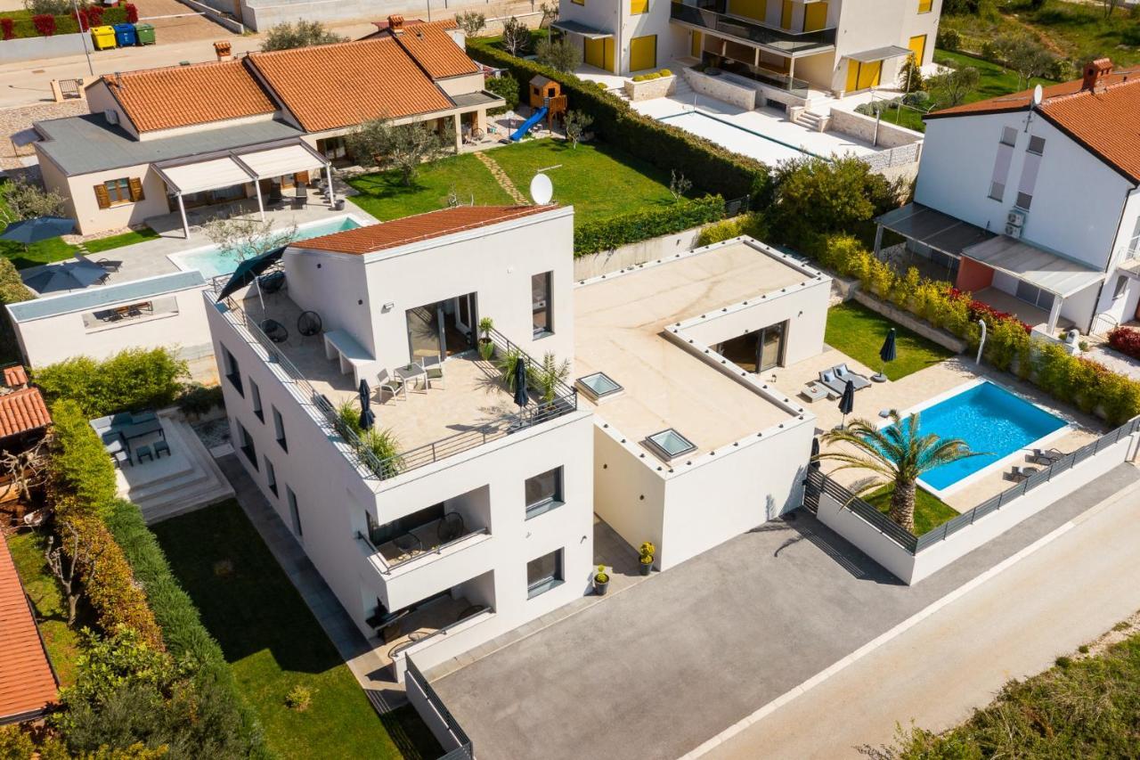 Belvedere Holidays Villas Новиград Экстерьер фото
